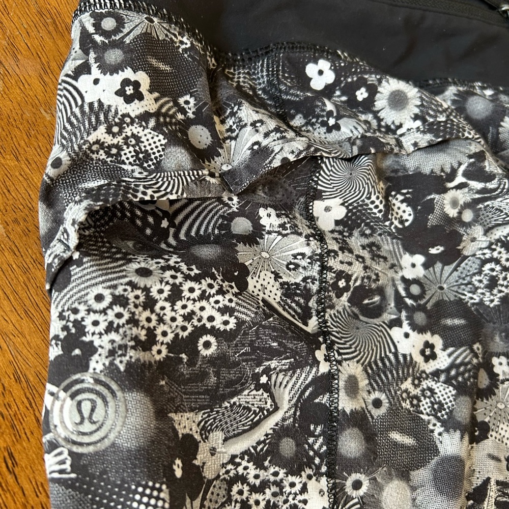 Lululemon Speed Short Size 4 SeaWheeze Counter Culture White/Black Running - Picture 11 of 13